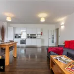 Sleeps 6 - Central - Free Secure Parking - 2 Bath