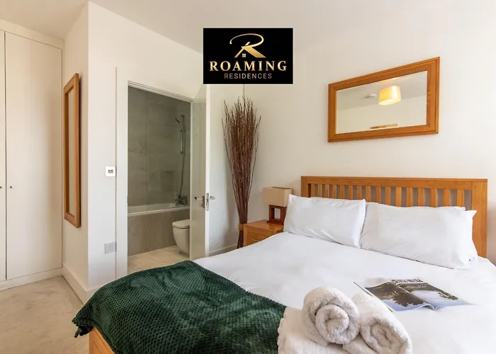 Sleeps 6 - Central - Free Secure Parking - 2 Bath