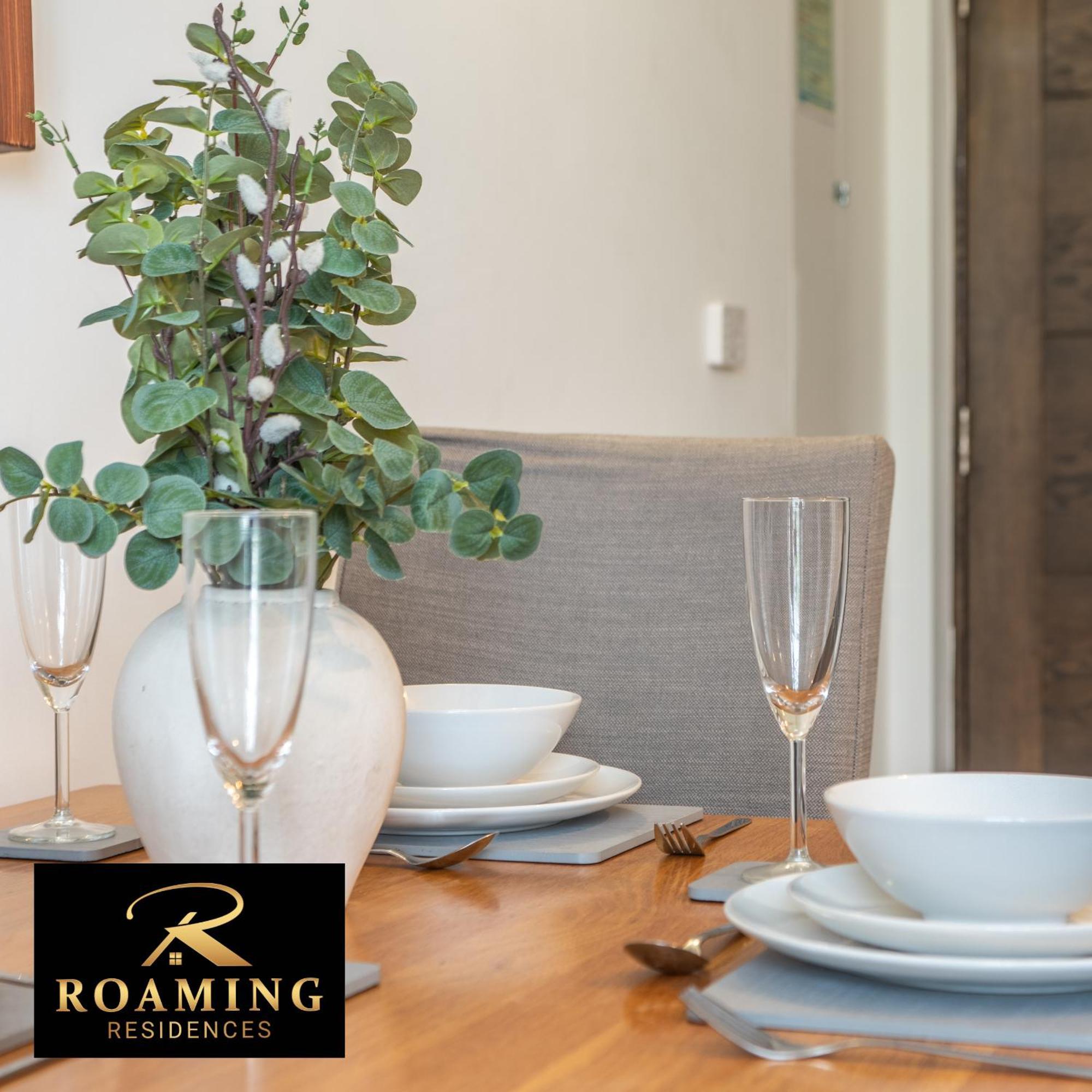 Apartment Sleeps 6 - - Free Secure Parking - 2 Bath Reading
