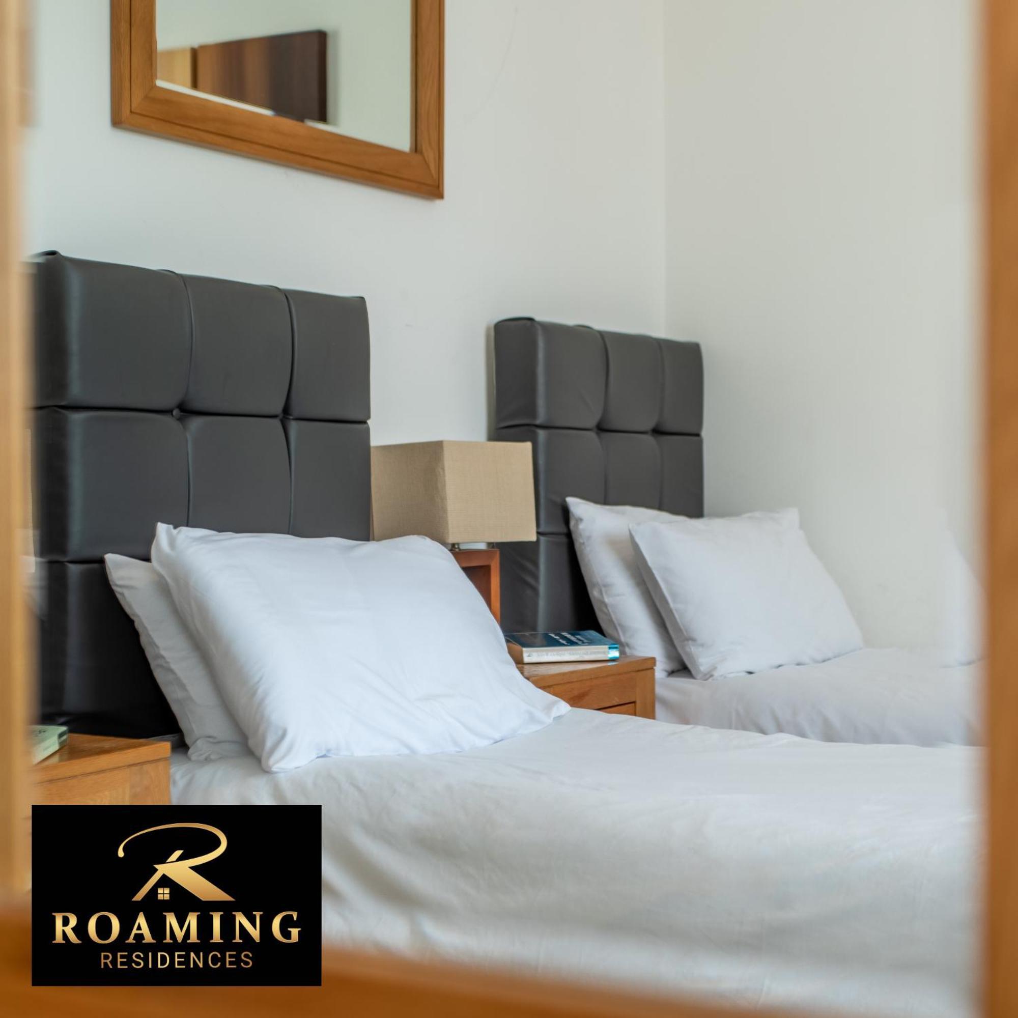 Sleeps 6 - - Free Secure Parking - 2 Bath Apartment *